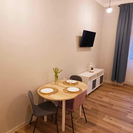 Justinrent 3 Apartment *